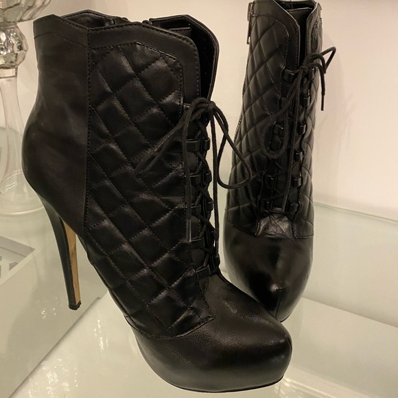 Bebe quilted lace up booties. - Picture 2 of 7